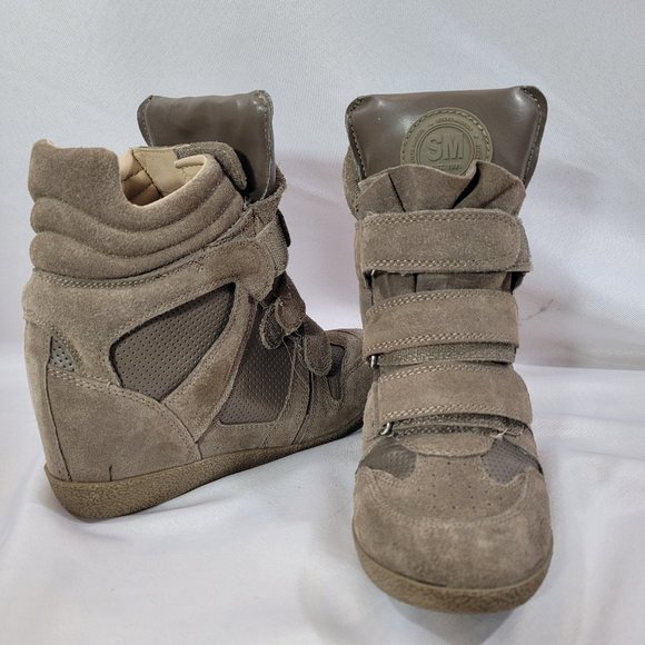 Steve Madden Shoes - NWOT Steve Madden Tan Suede Wedge Sneaker Heel 7.5